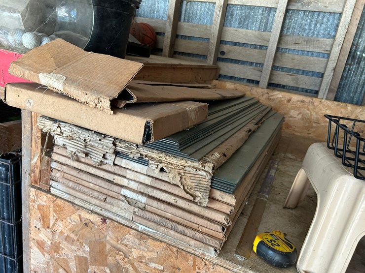 #6290-•-assortment-of-glass-sheets-(mondovi,-wi)-image-2