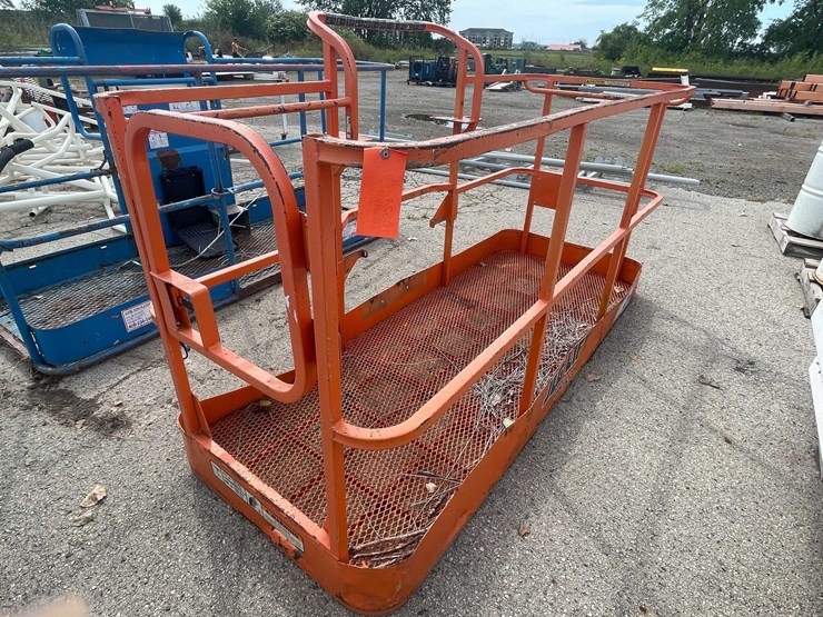 #10624-•-aerial-lift-platform-image-1