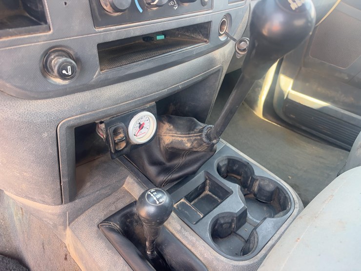 2006-dodge-3500-image-21