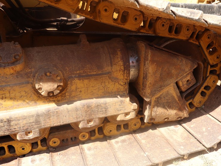 2014-caterpillar-d6n-image-19
