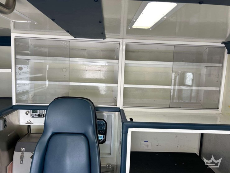 2016-chevrolet-c3500-image-30