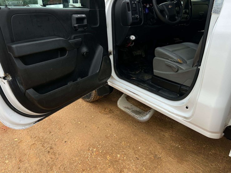 2015-chevrolet-silverado-3500hd-image-24