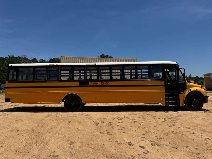 2008-thomas-saf-t-liner-c2-image-7
