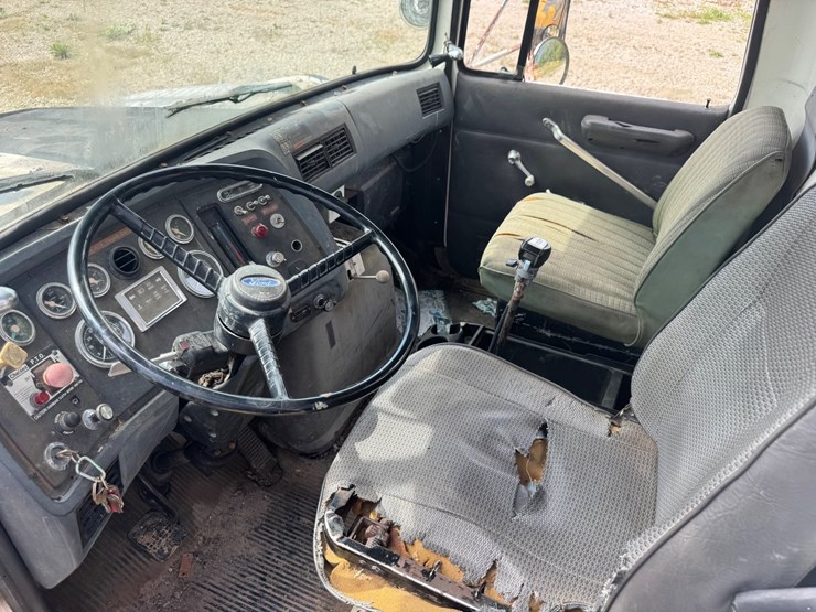 1988-ford-l-image-62