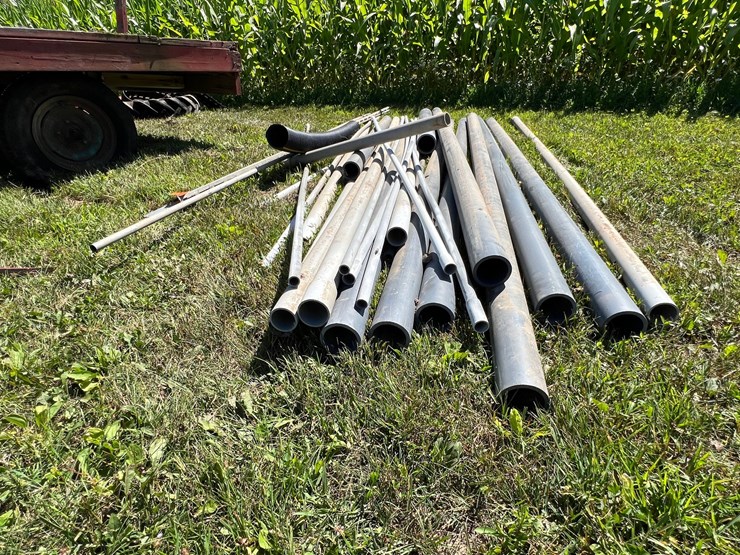 #5732-•-lot-of-misc.-plastic-piping-and-conduit-image-4