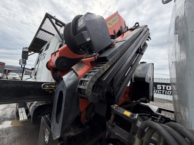 2013-freightliner-114sd-image-31