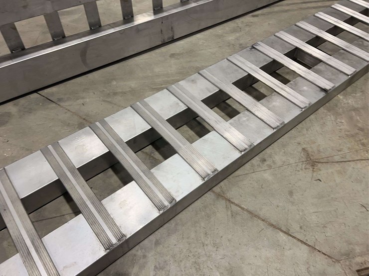 (2)-14’-aluminum-ramps-image-4