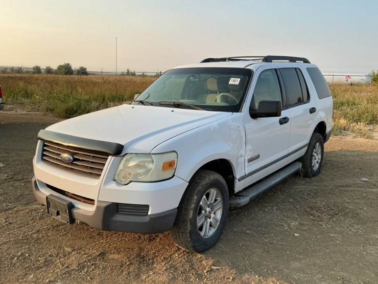 2006-ford-explorer-image-1