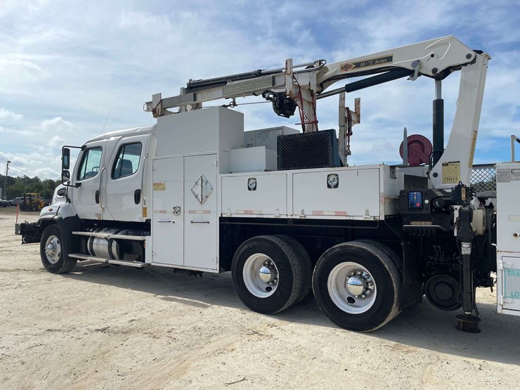 2014-freightliner-108sd-image-2