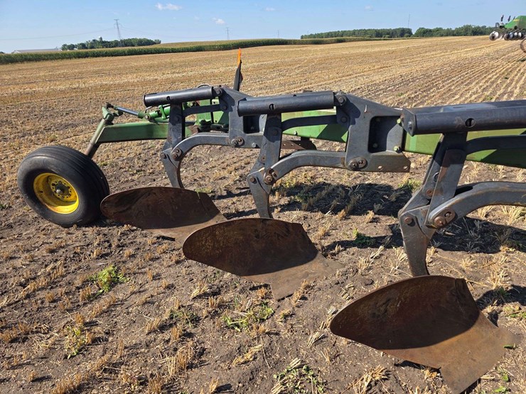 john-deere-2700-image-5
