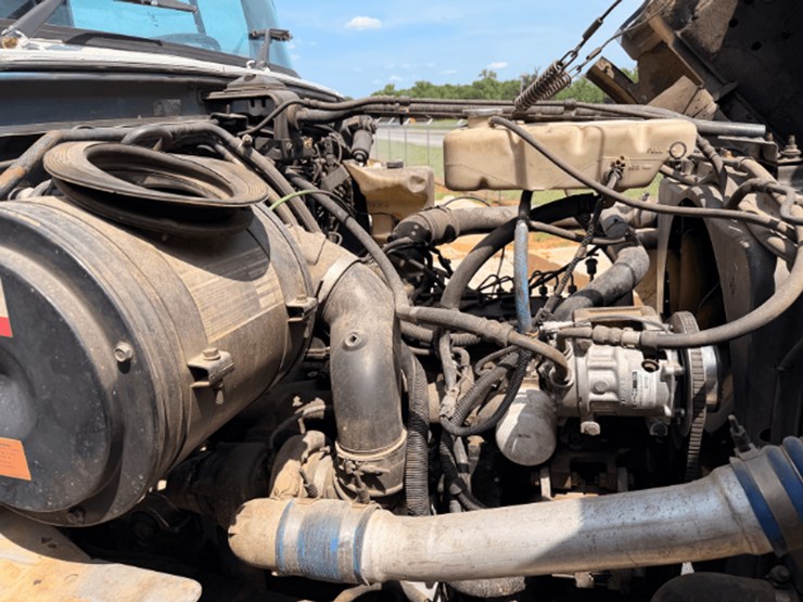 1996-ford-l8000-image-10