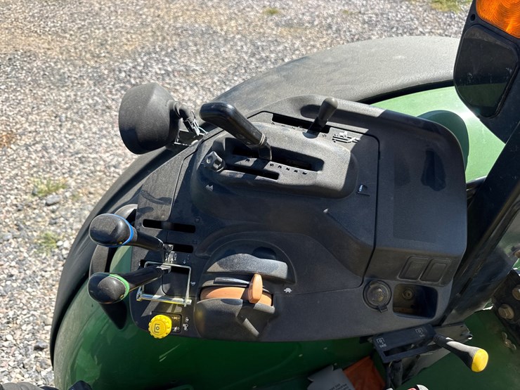 john-deere-5075m-image-22