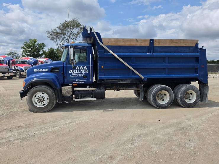 #25404-•-2003-mack-cv713-granite-tandem-axel-dump-truck-image-5