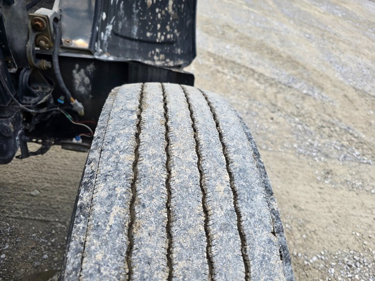 2014-peterbilt-389-image-46