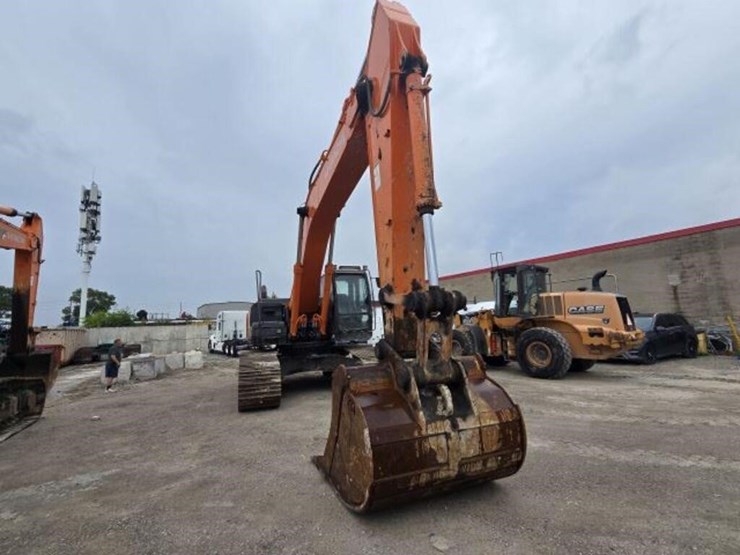 2016-hitachi-zx350-lc-image-4