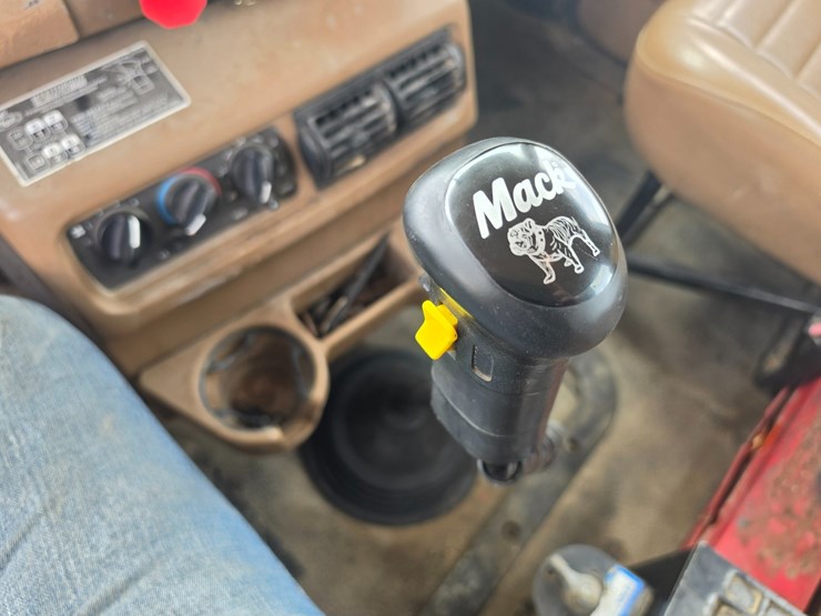 #25405-•-2003-mack-cv713-granite-truck-image-89