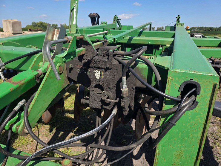 john-deere-2700-image-44
