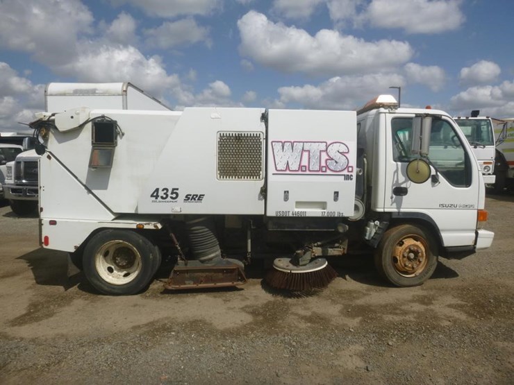 2005-isuzu-nqr-image-6