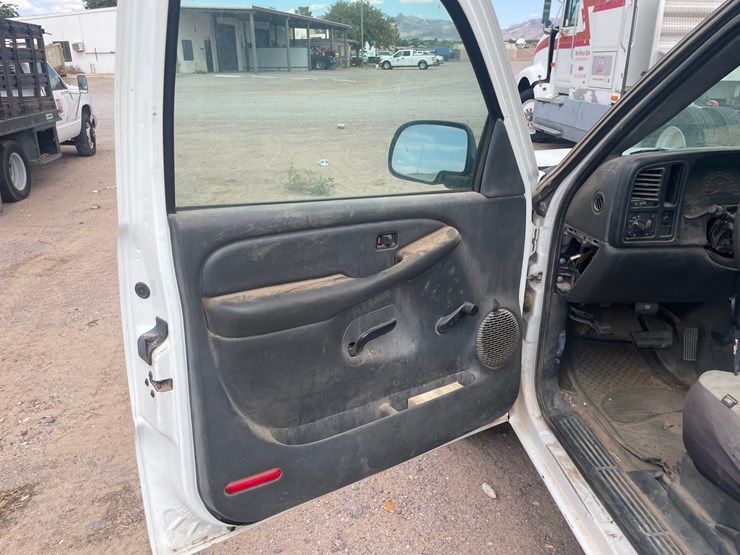 #1877-•-2003-chevy-silverado-pick-up-truck-(has-nm-title)-(offsite-at-nmsu)-image-27