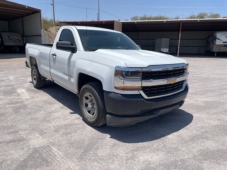 #1864-•-2018-chevy-work-truck-(has-nm-title)-image-3
