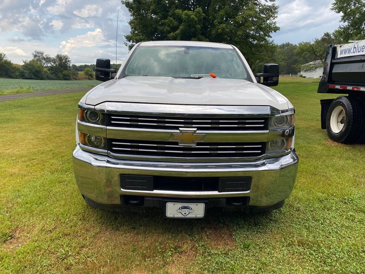 2015-chevrolet-2500-image-2