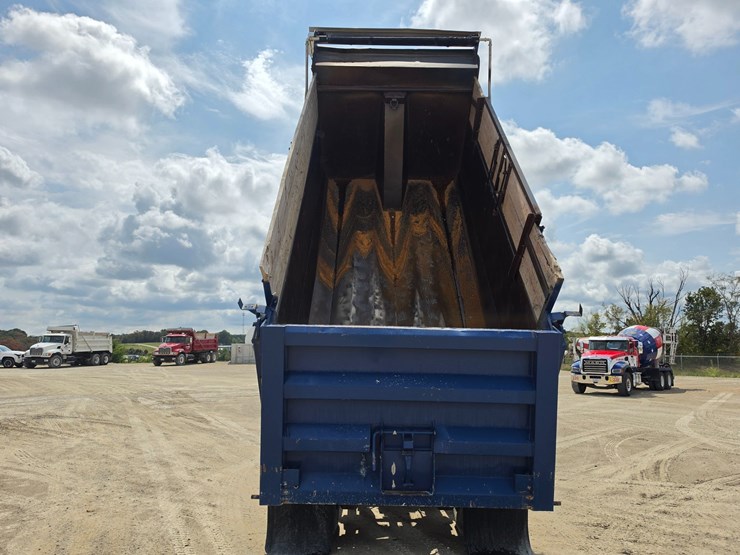 #25404-•-2003-mack-cv713-granite-tandem-axel-dump-truck-image-27