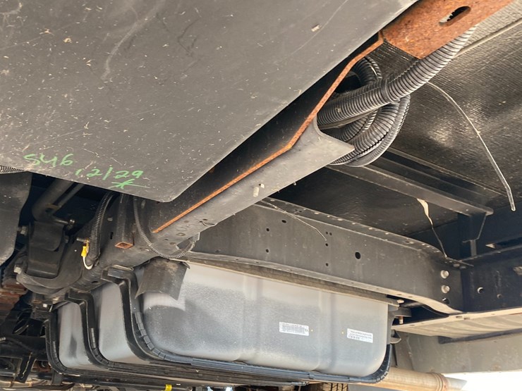 2021-ford-e350-image-96