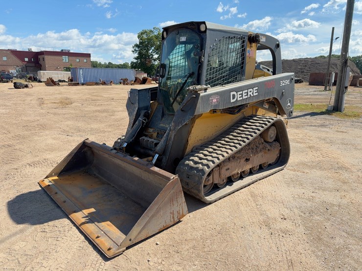 2013-deere-329e-image-1