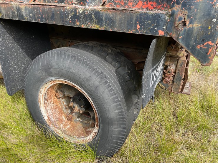 #6210-•-vintage-international-single-axle-dump-truck-(no-title)-image-23