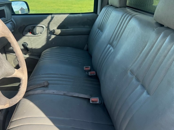 1999-gmc-3500-image-22