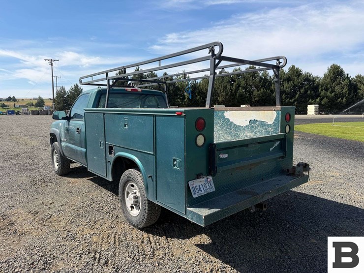 2002-chevrolet-silverado-2500-image-3