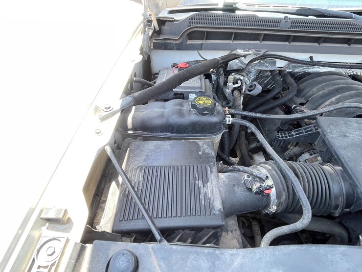 #1864-•-2018-chevy-work-truck-(has-nm-title)-image-94