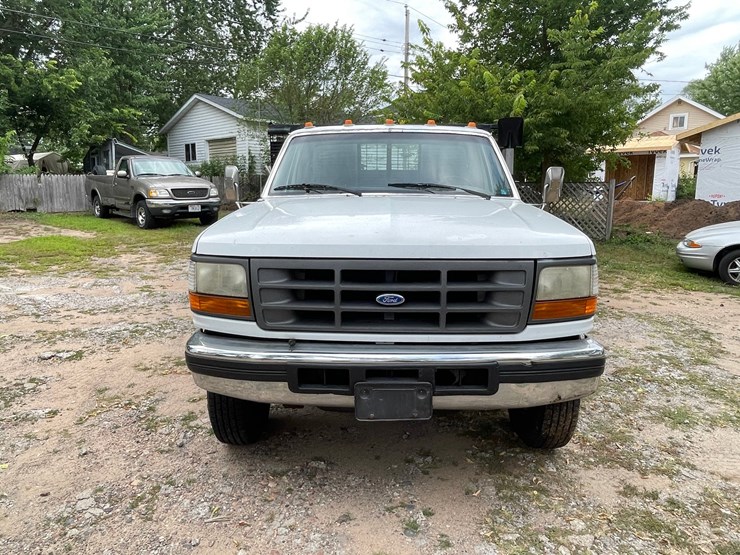 1995-ford-f350-image-2