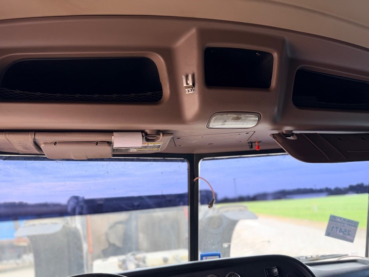 2014-peterbilt-389-image-52