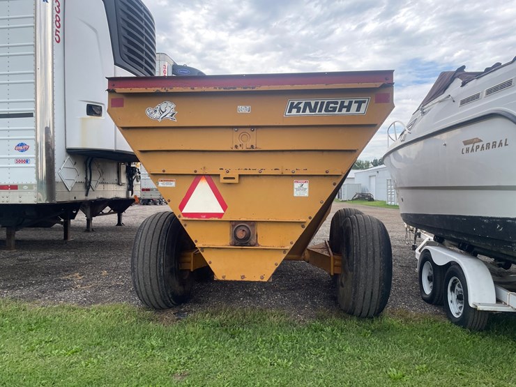 #2376-•-knight-manure-spreader-image-5