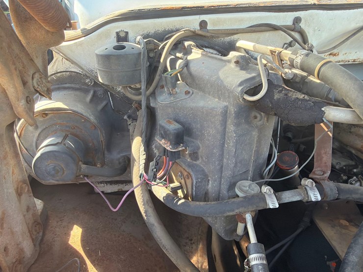 ford-9000-image-21