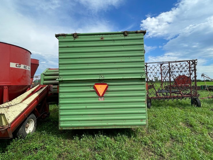 #2975-•-owatonna-540-stacker-image-6