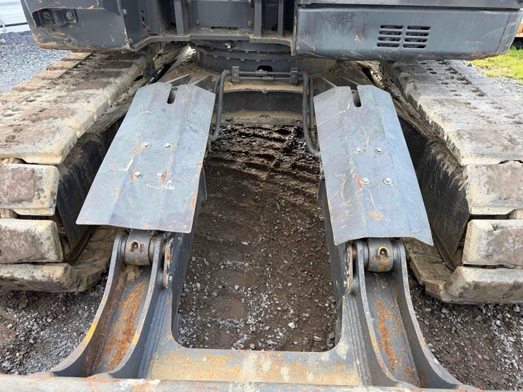 2021-case-cx145d-excavator-image-10
