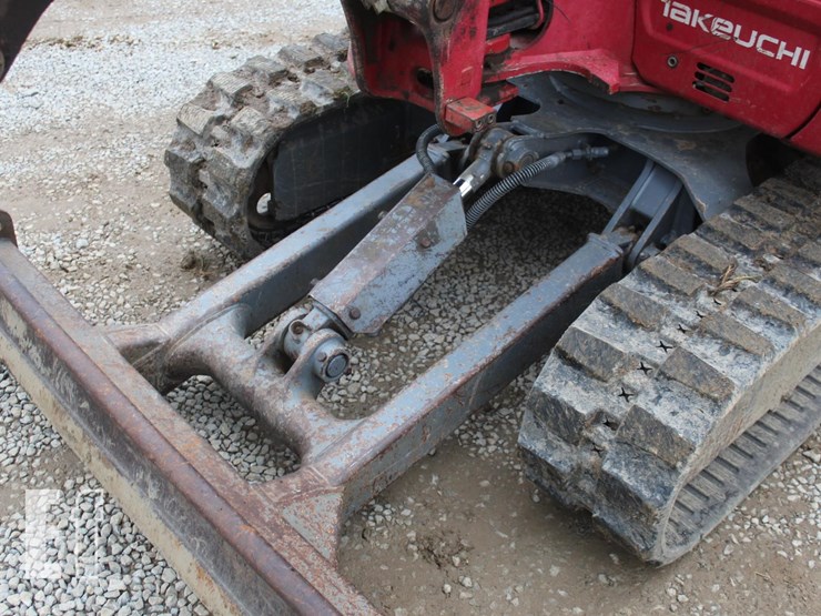 takeuchi-tb230-image-8