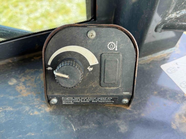 2014-deere-655k-image-28