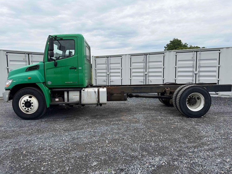 2015-hino-338-image-2
