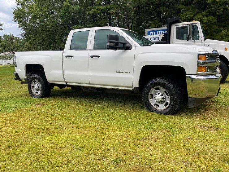 2015-chevrolet-2500-image-4