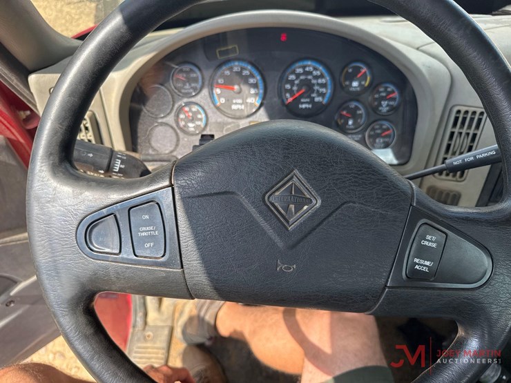 2014-international-durastar-4400-image-29