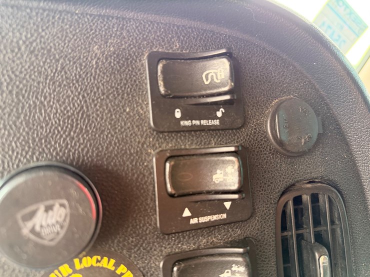 2014-peterbilt-389-image-57