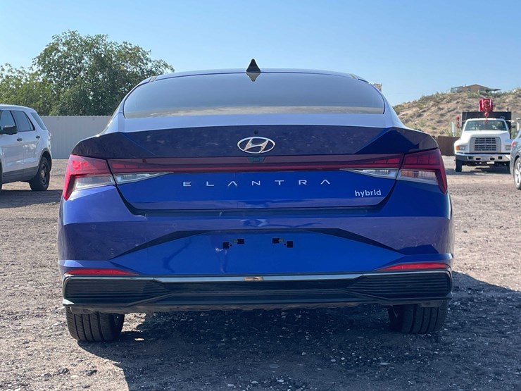 #1859-•-2023-hyundai-elantra-(has-nm-title)-image-6