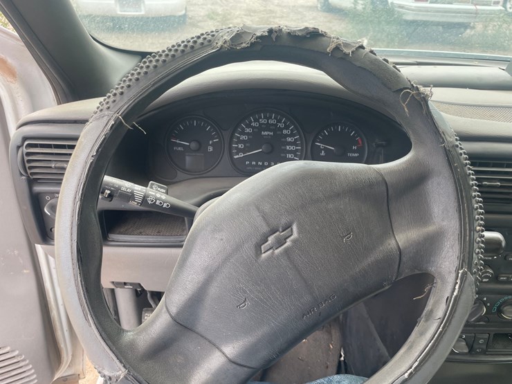 2002-chevrolet-venture-image-19