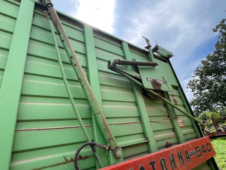#2975-•-owatonna-540-stacker-image-10