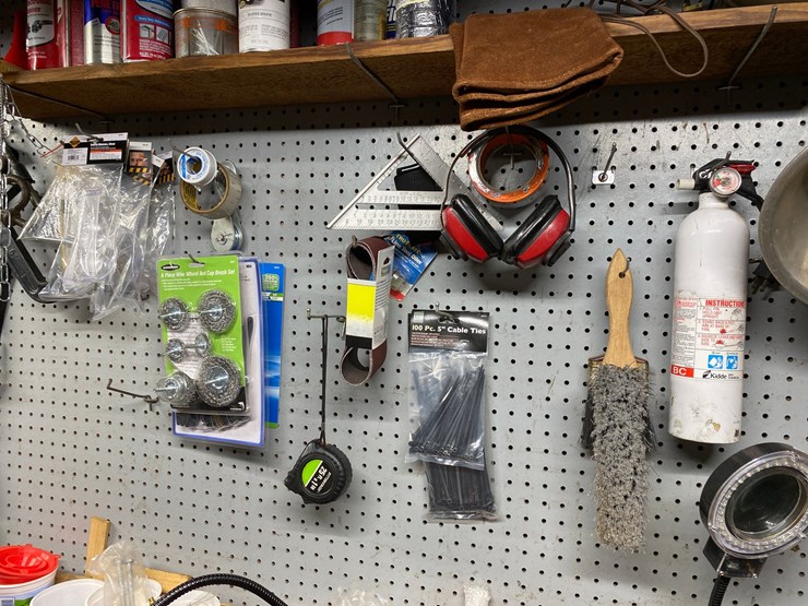 #6260-•-assortment-of-shop-tools-&-contents-image-4