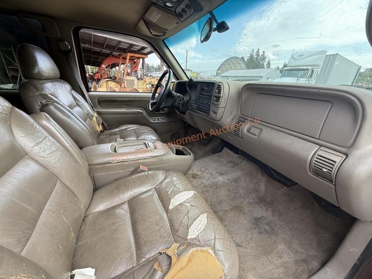1998-chevrolet-suburban-1500-image-27