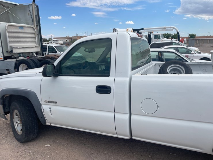 #1877-•-2003-chevy-silverado-pick-up-truck-(has-nm-title)-(offsite-at-nmsu)-image-8